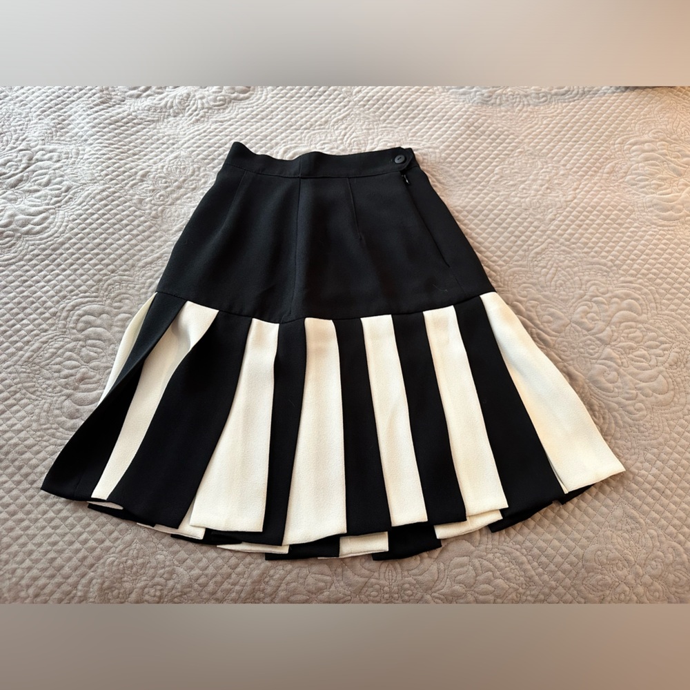 Vintage black/white skirt, Bestini Paris (0-2, XXS)